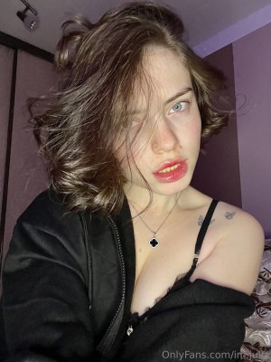 amjulia Photo #13