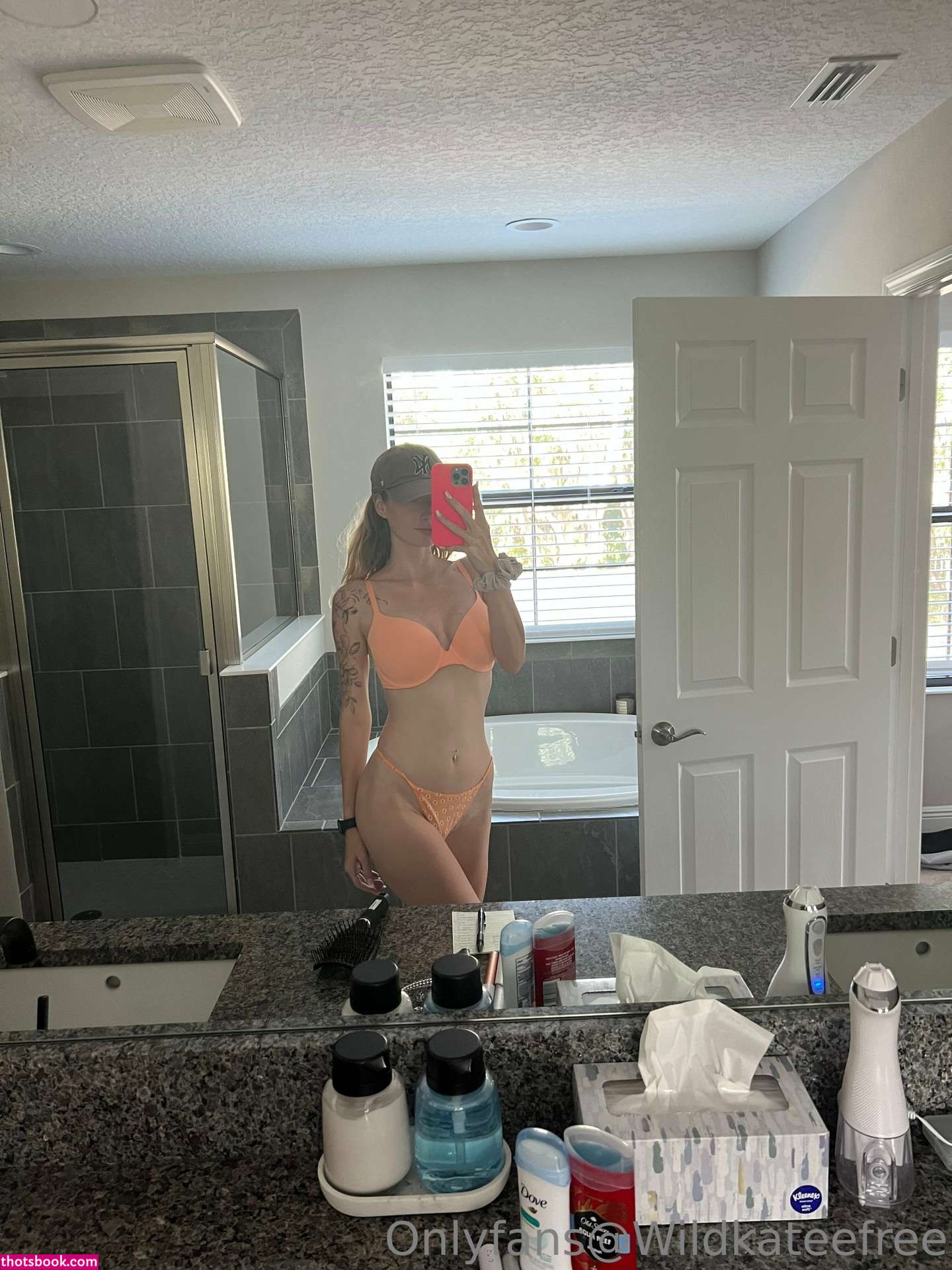 wildkatee Photo #80