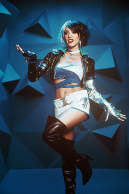 Joanie Brosas Photo #2