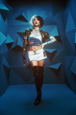 Joanie Brosas Photo #4