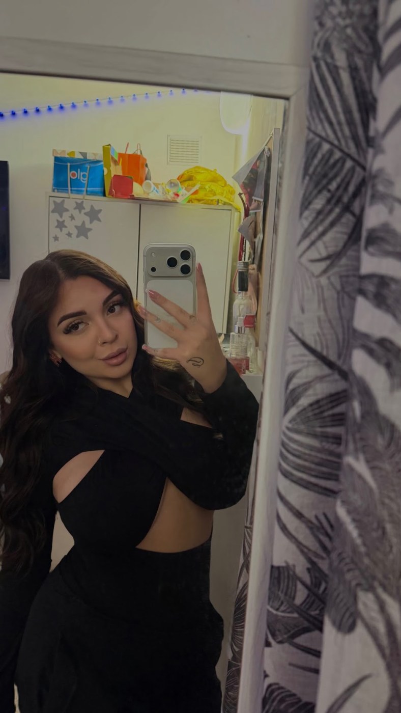 Claudia Dari Photo #3