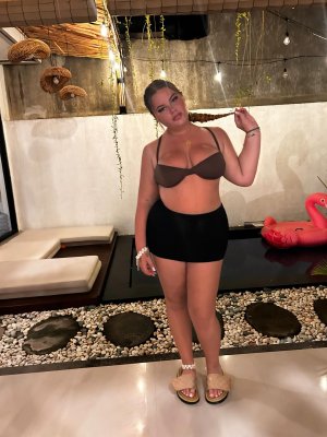 Ava Evans Photo #8