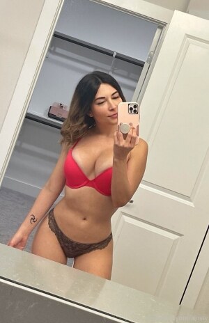 Alinity Photo #133