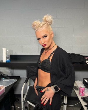 Toni Storm Photo #10