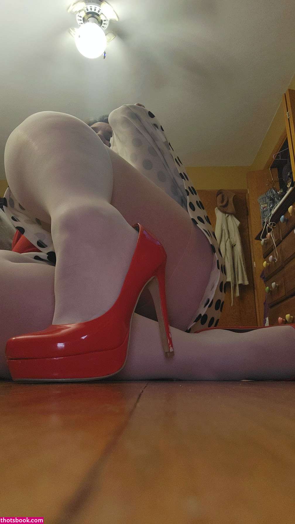 Nylonsandsocks Photo #5