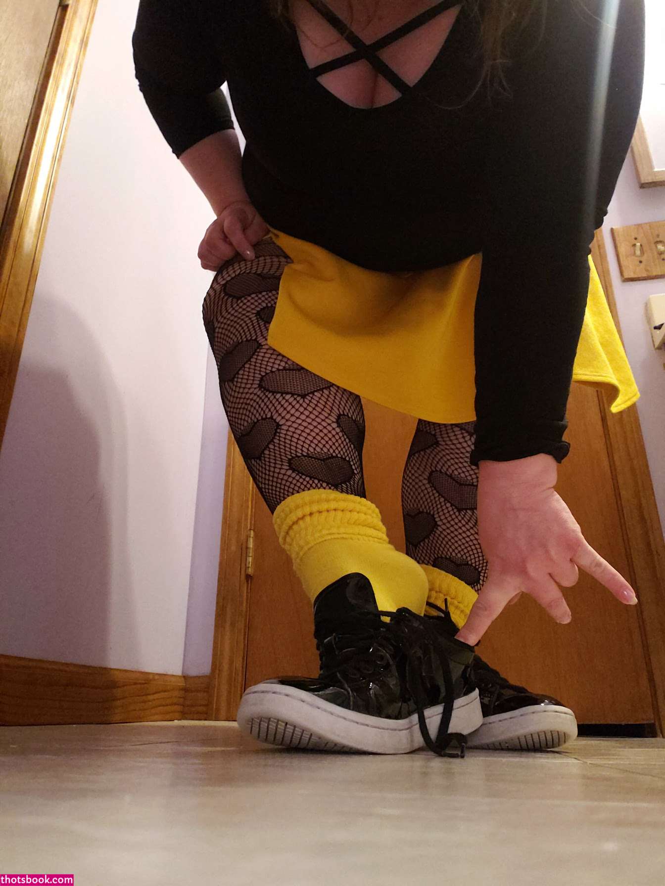 Nylonsandsocks Photo #18