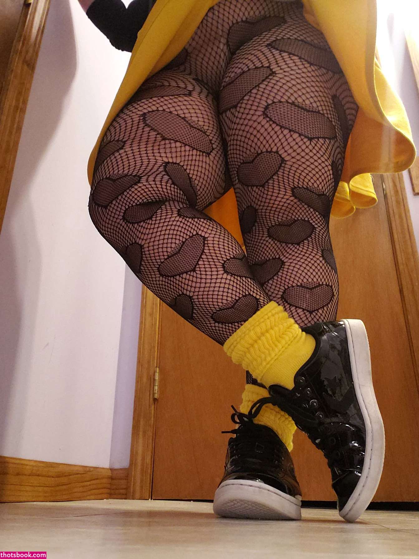Nylonsandsocks Photo #23