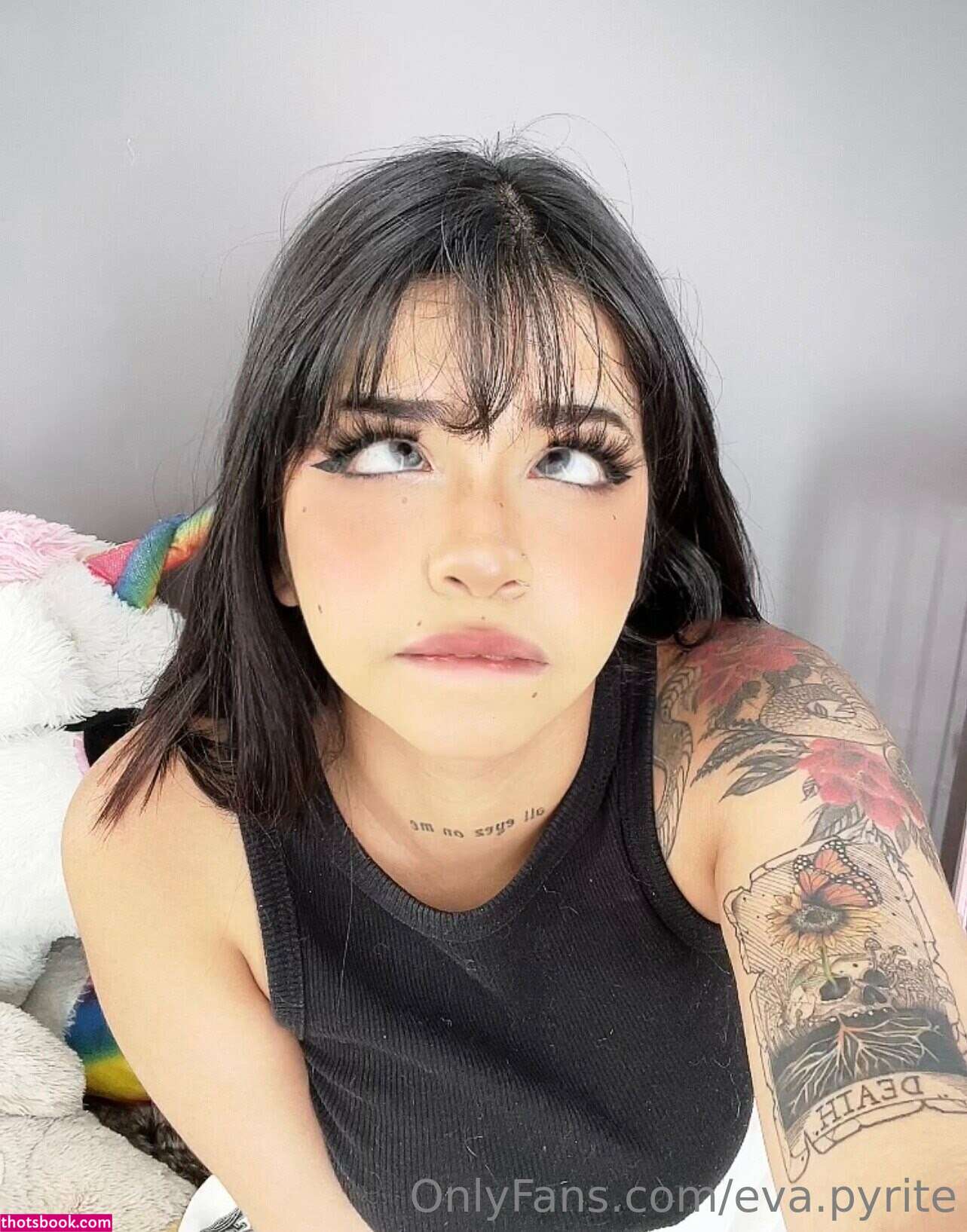 Valanyss Photo #25