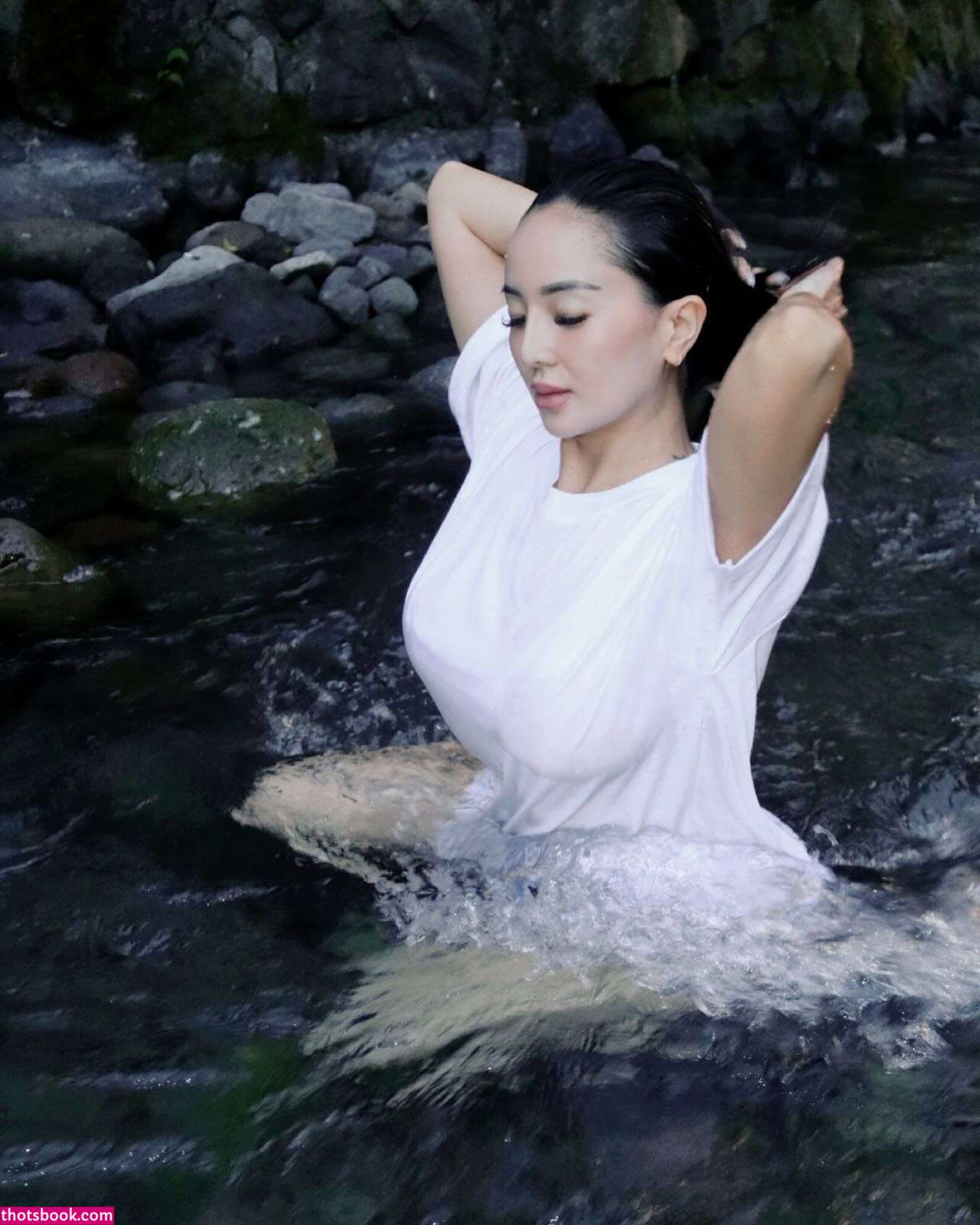 Jen Ting Photo #7
