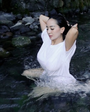 Jen Ting Photo #7