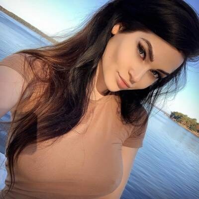 Niece Waidhofer Photo #7