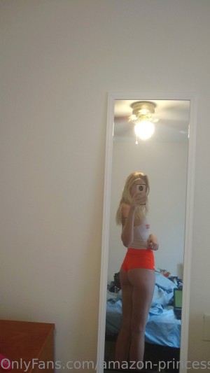 Amber Johnstone Photo #10