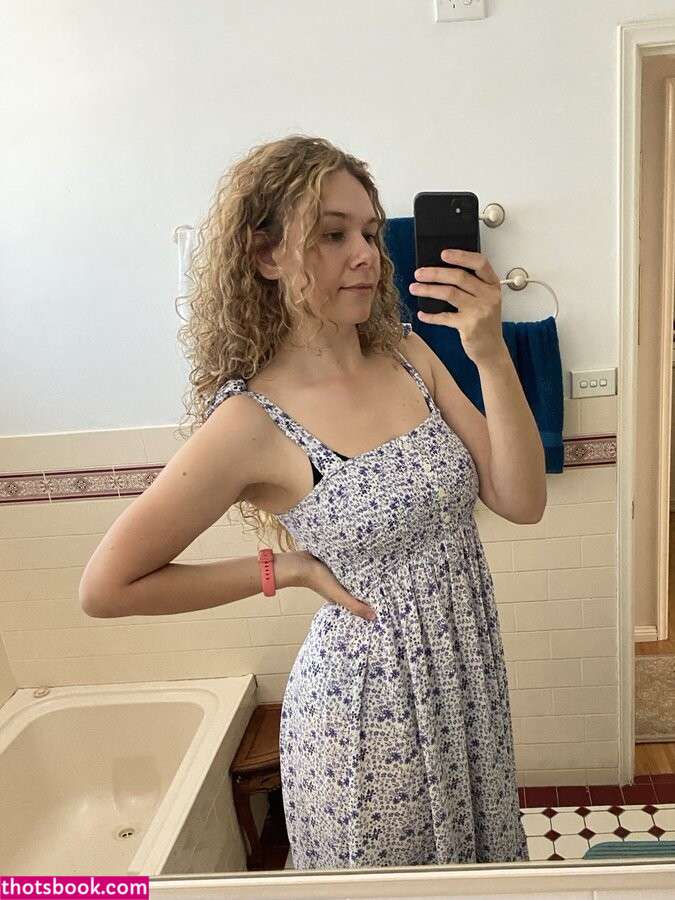 Roxytall Photo #19
