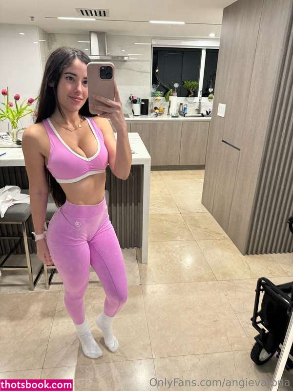 Angie Varona Photo #228