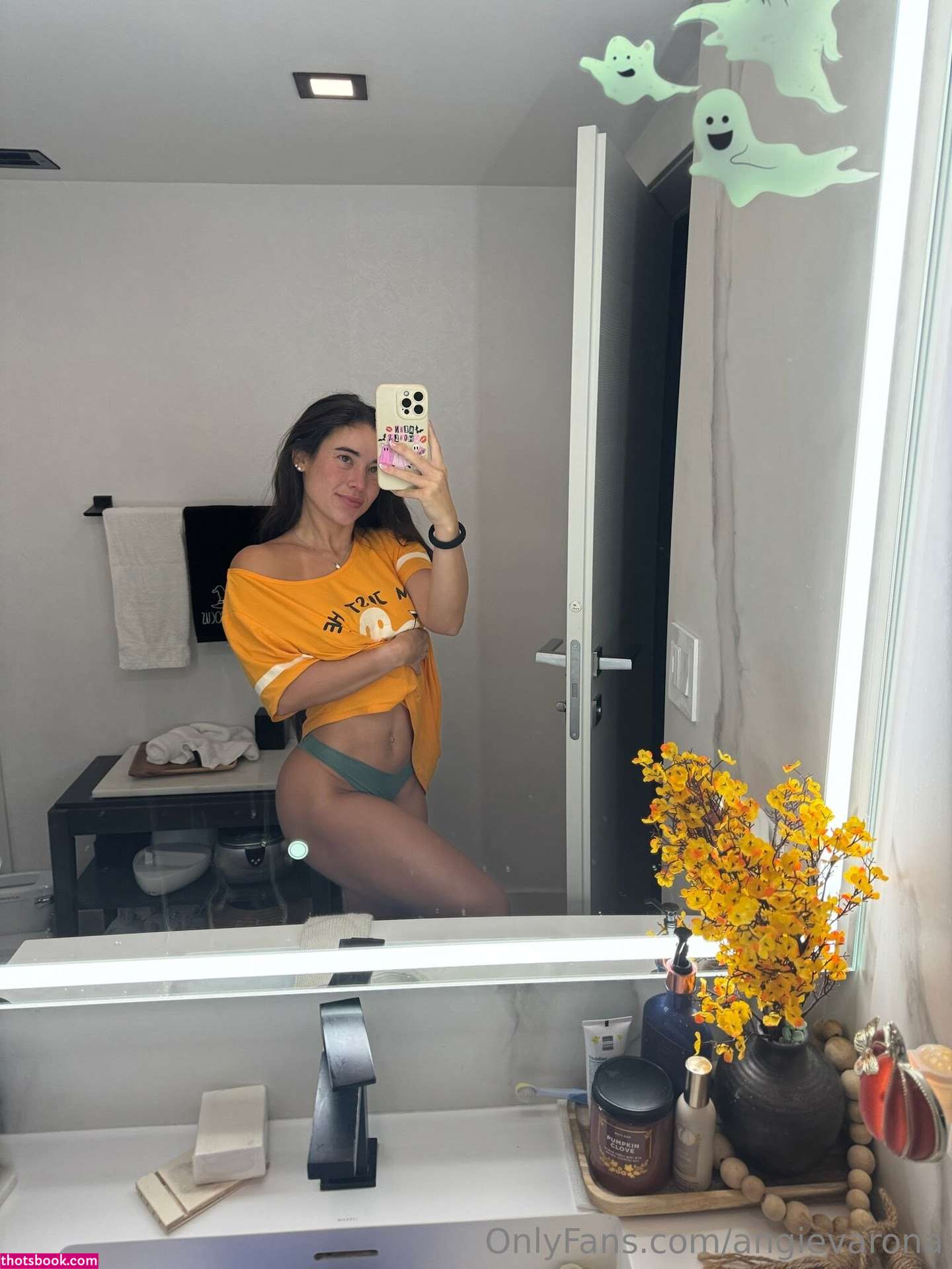 Angie Varona Photo #244