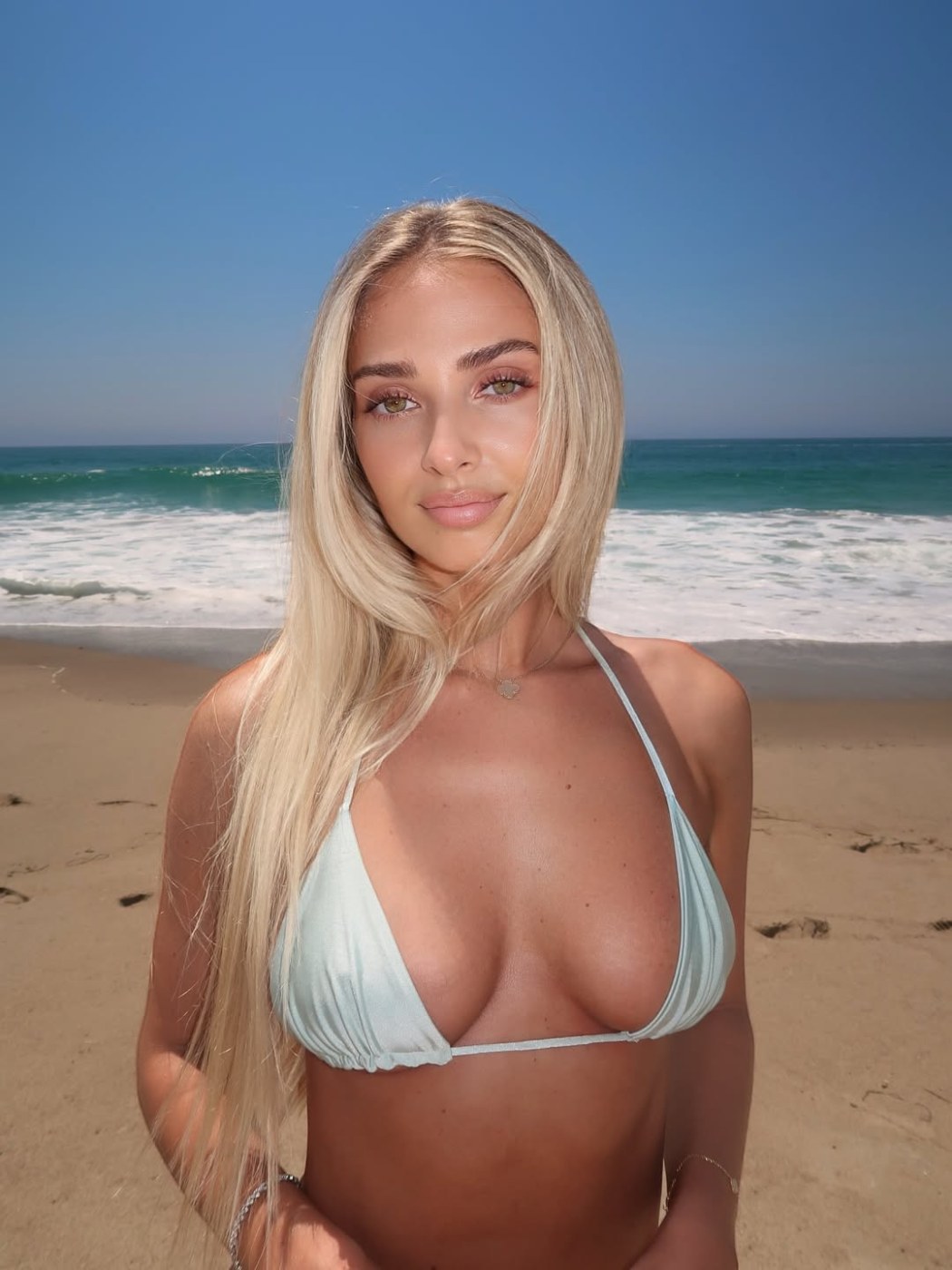 Alexa Adams Photo #1