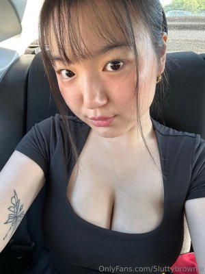 OhSluttyBrownie Photo #5
