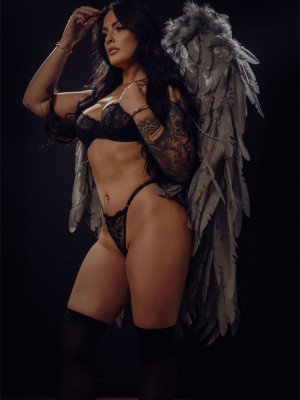 Kate Moore Photo #11