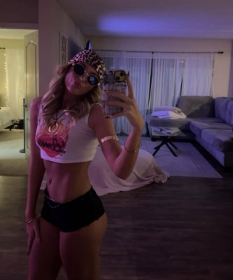miaawardd Photo #10