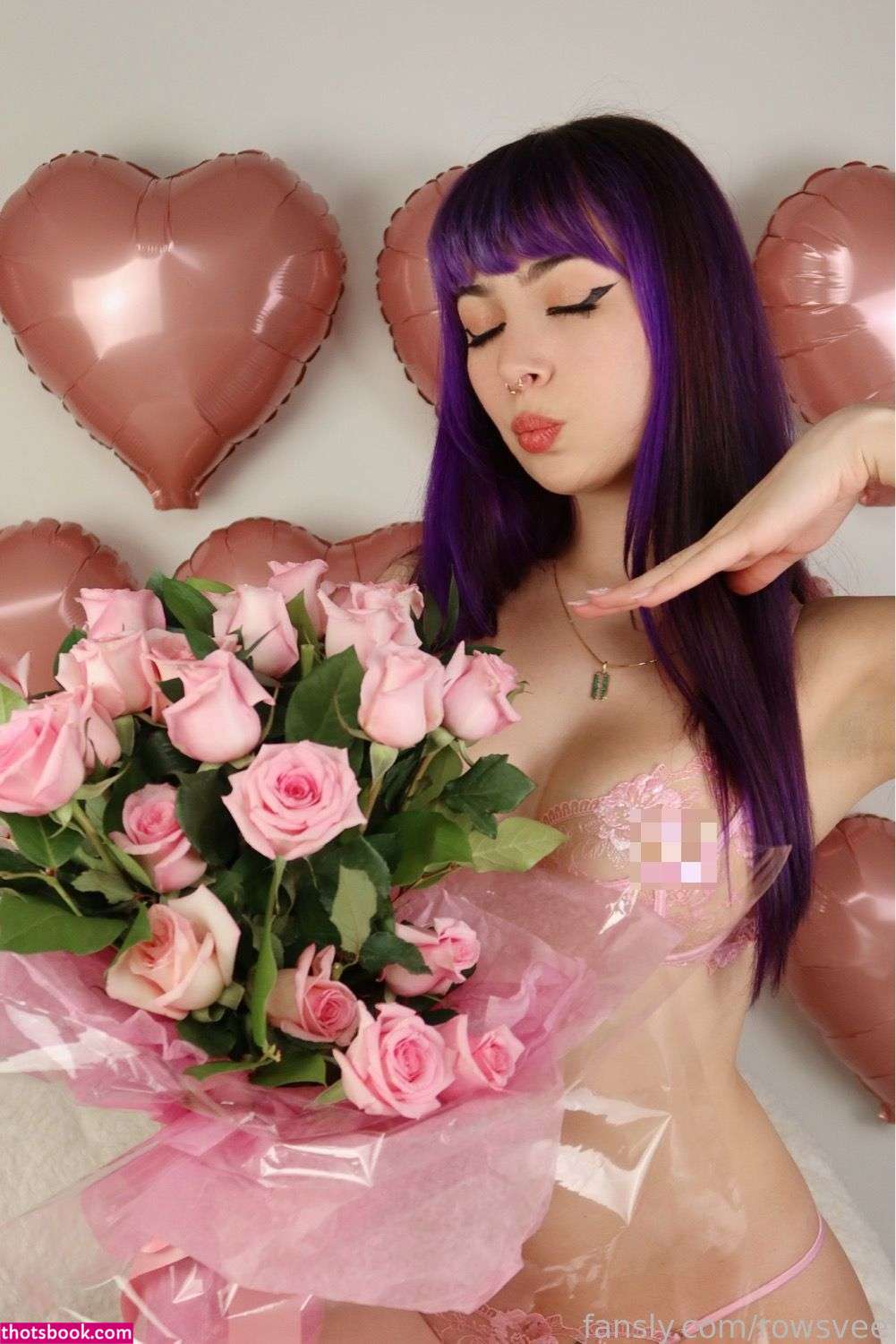 Rowsvee Photo #104