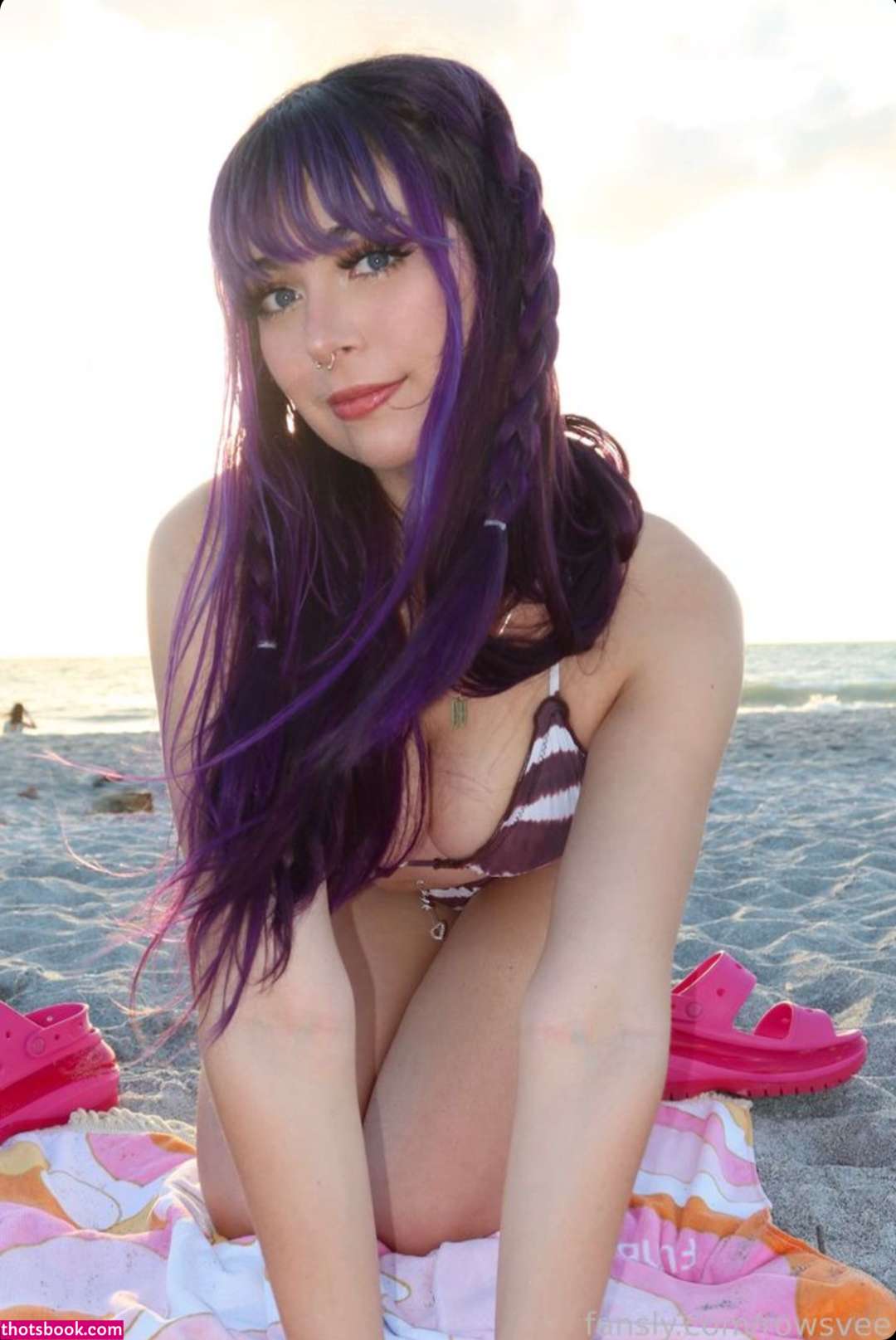 Rowsvee Photo #371