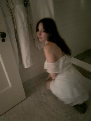 Ella Woolsey Photo #15