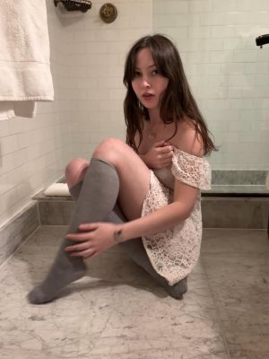 Ella Woolsey Photo #22