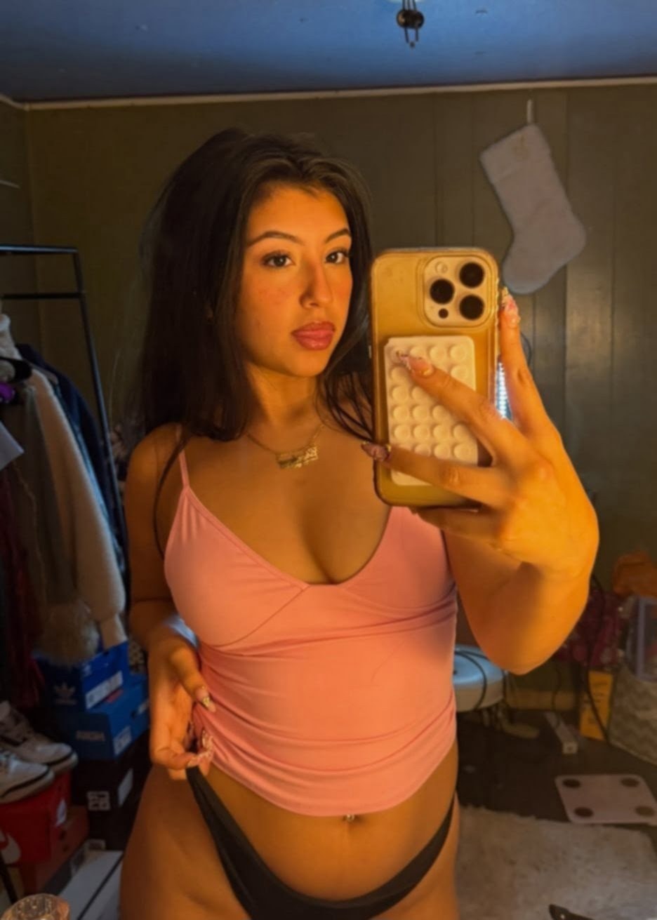 charleneee Photo #2