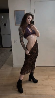 Sasha Cold Photo #2