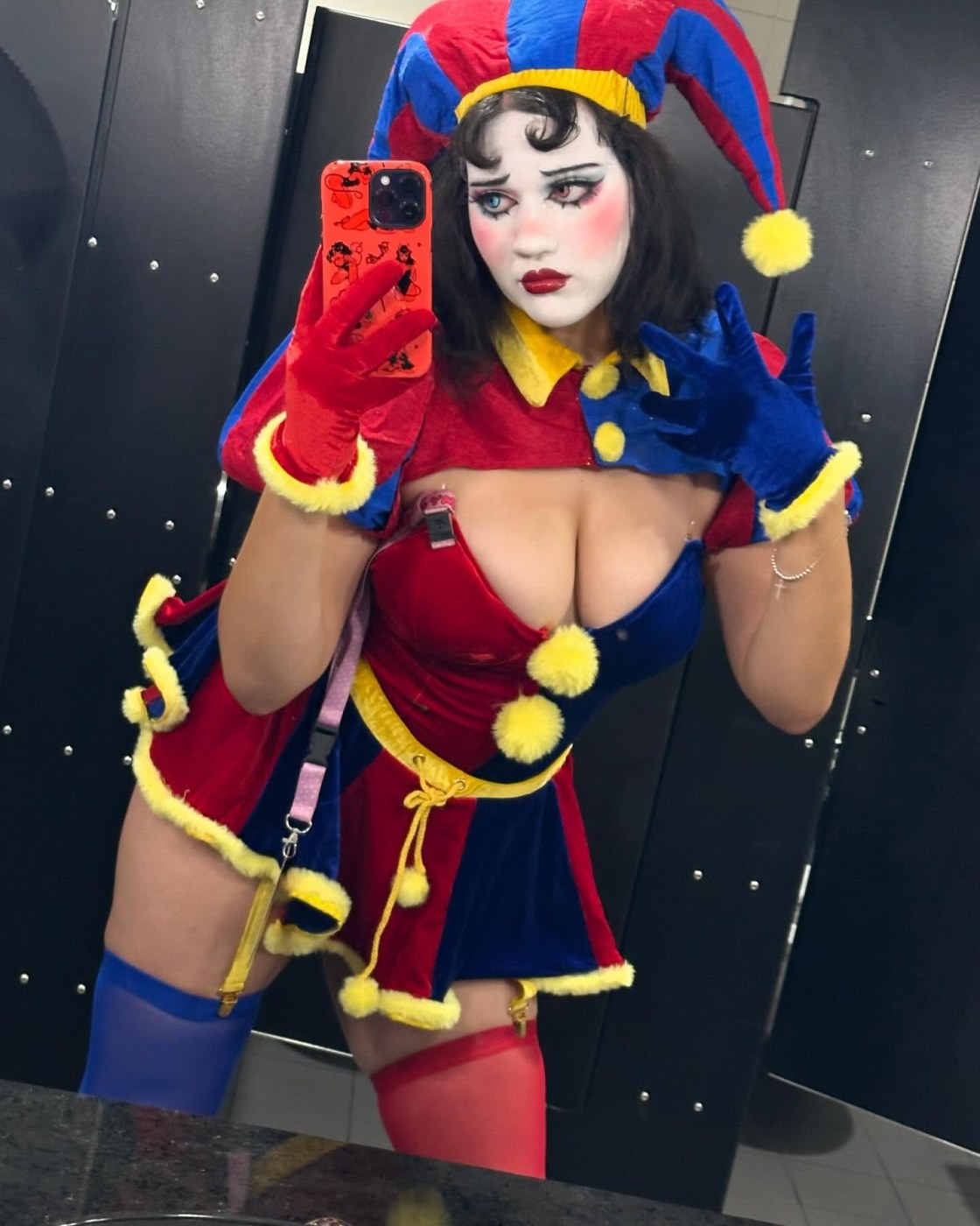 batmiilk_ Photo #12