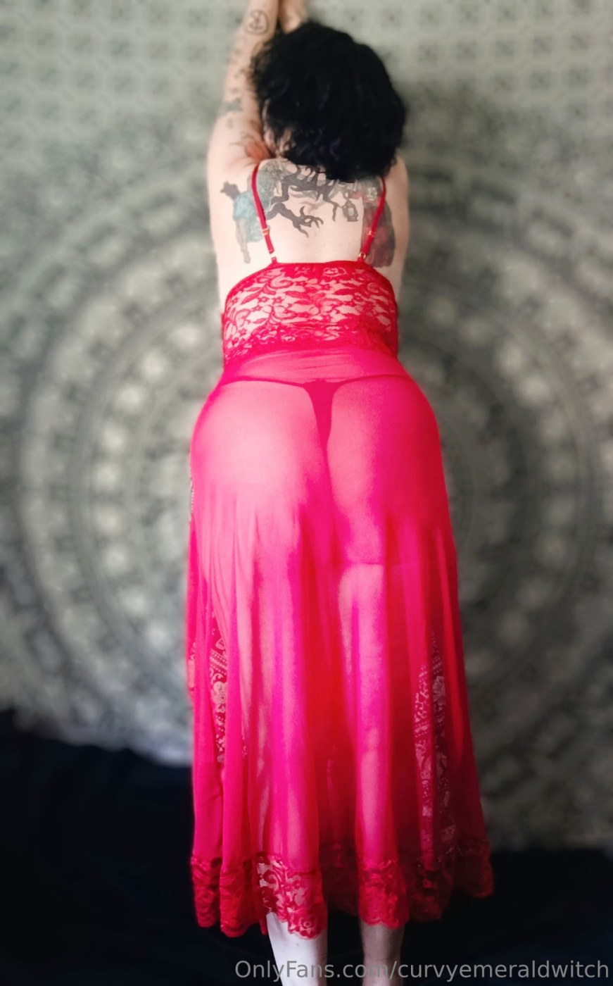 curvyemeraldwitch Photo #39