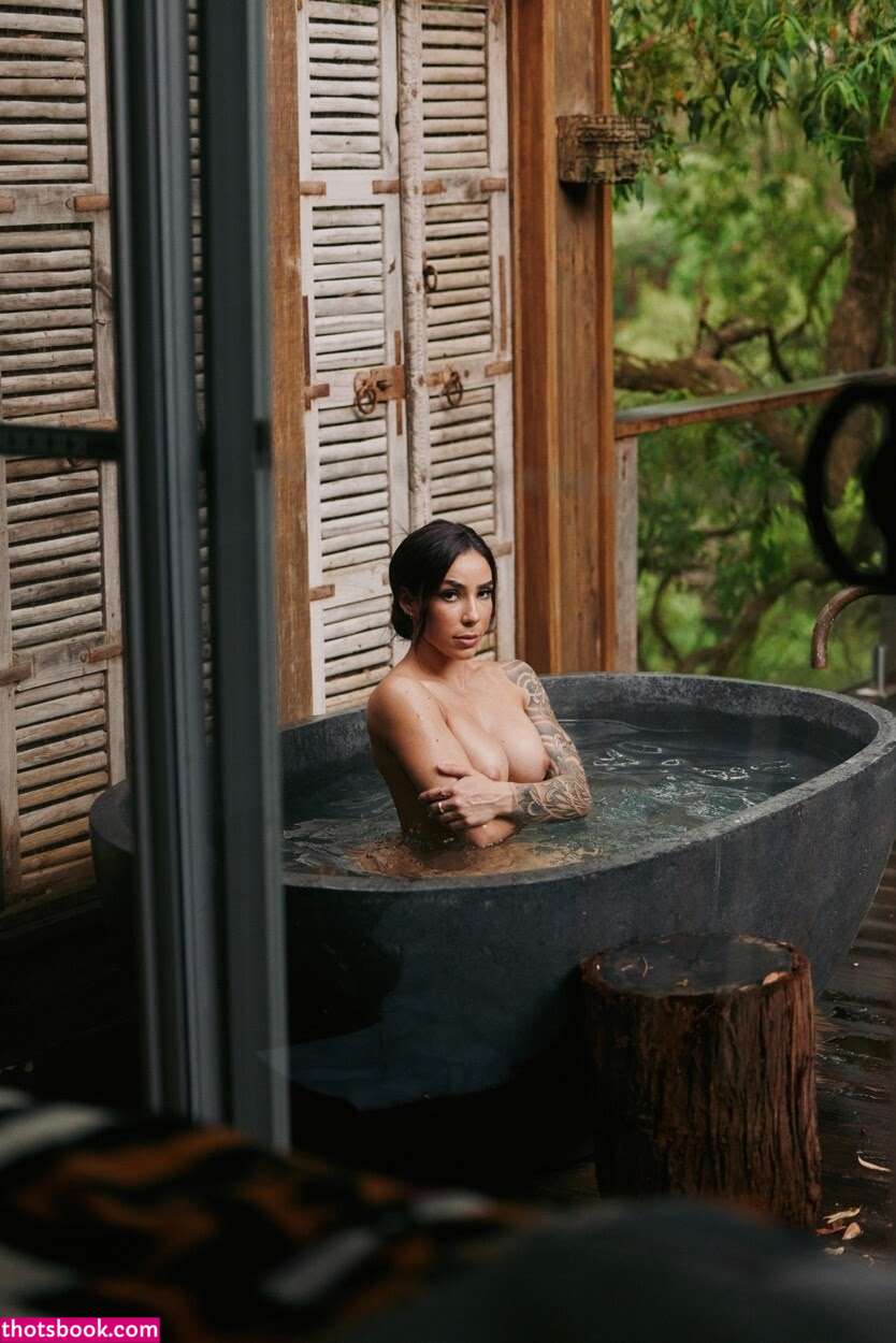 nicolecee Photo #35