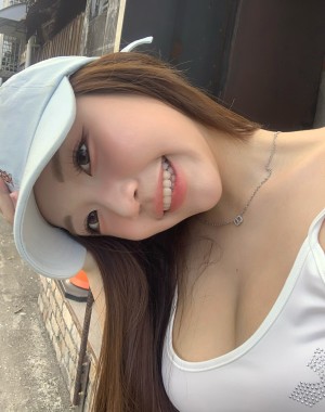 Ellen Tan Photo #32