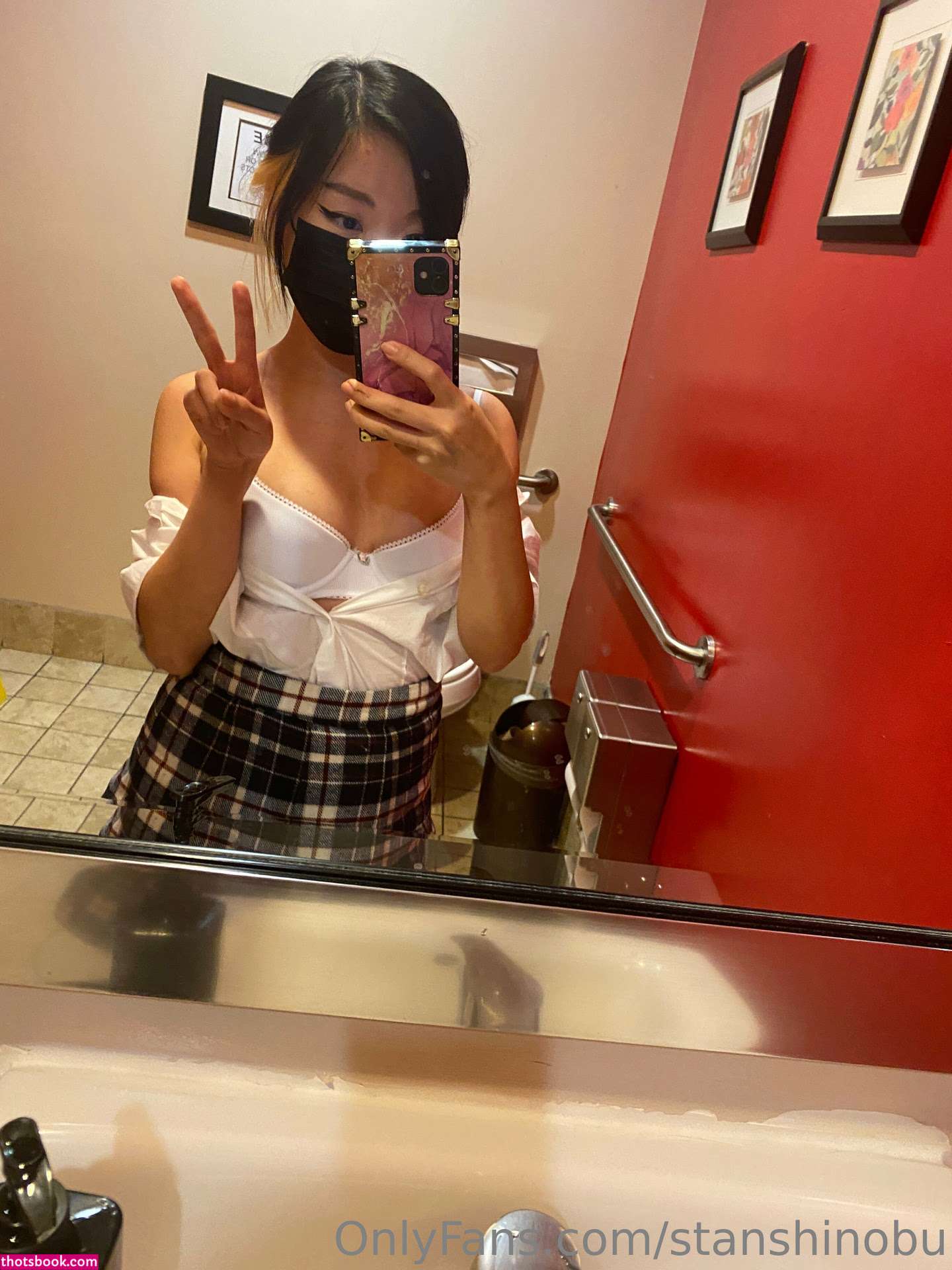 Zhouschmo Photo #8