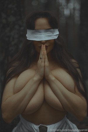 Louisa Khovanski Photo #400
