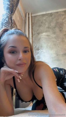 doubledeedee69 Photo #3