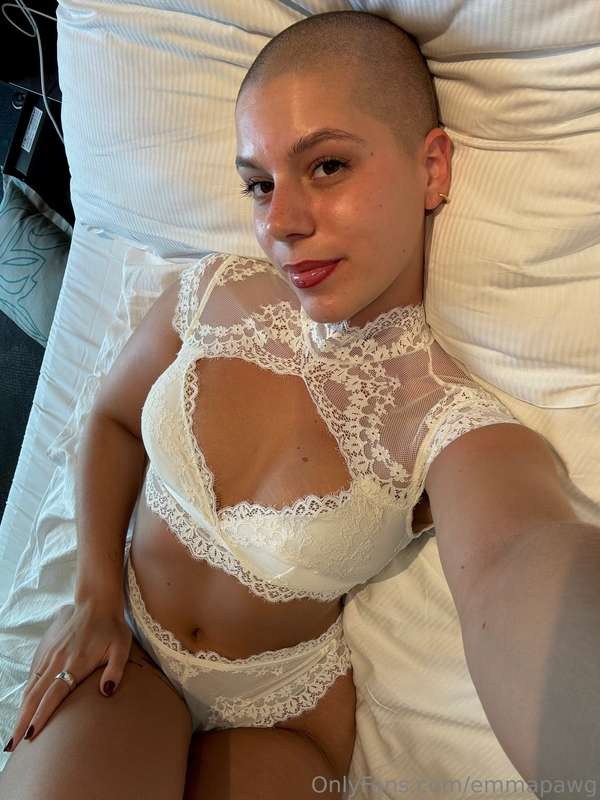 emmapawg Photo #13