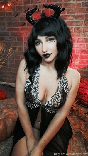 Daisyylewd Photo #3