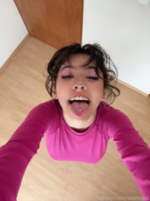 wormslo Photo #70