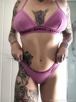 Bec Rawlings Photo #214