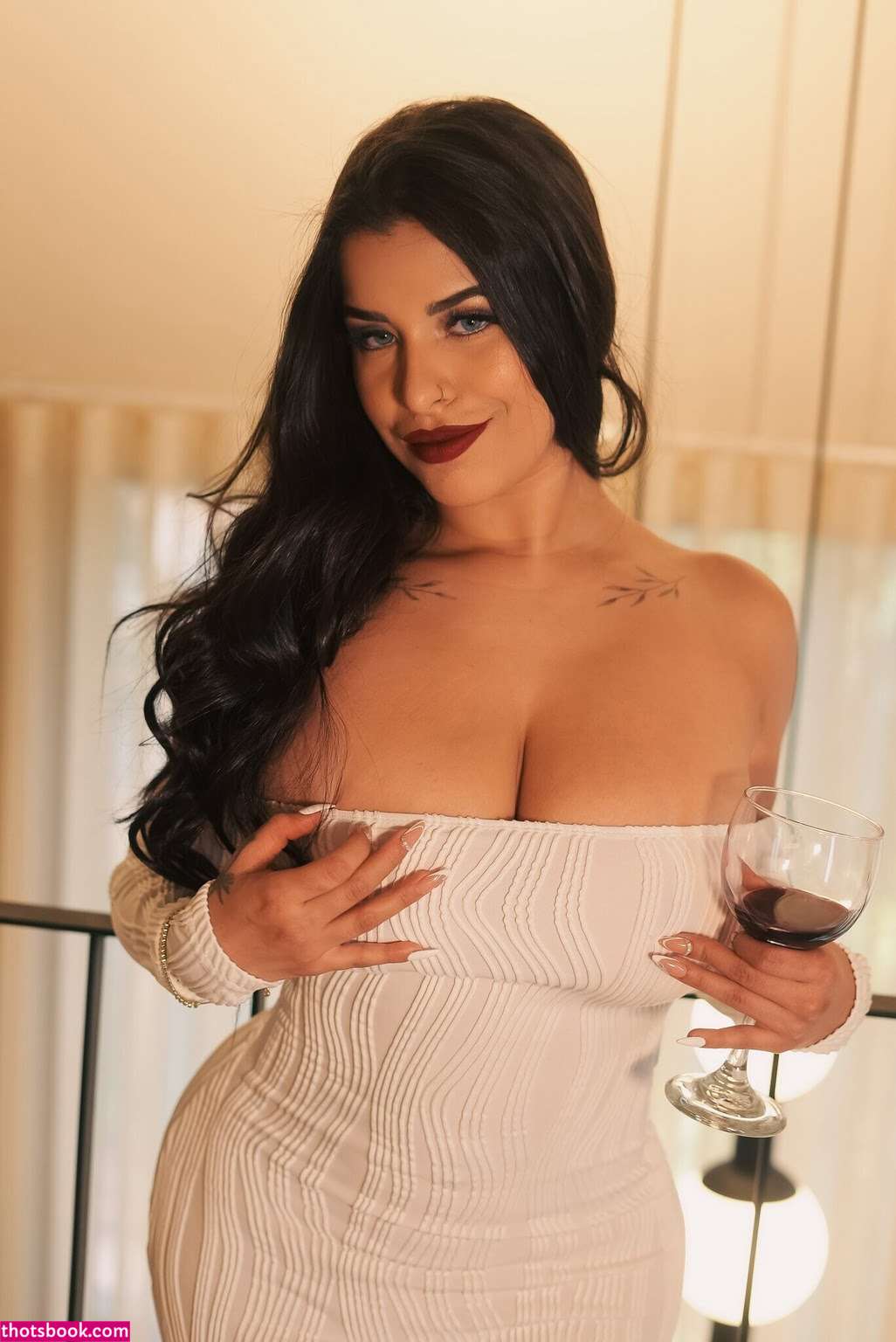 Iara Smith Photo #8
