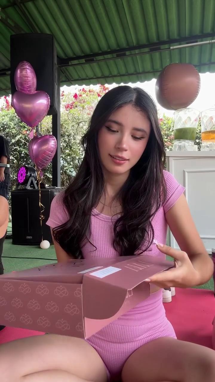 Luisa Valencia Photo #110