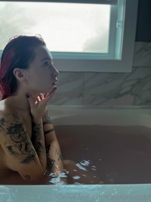 Auroraredd Photo #53