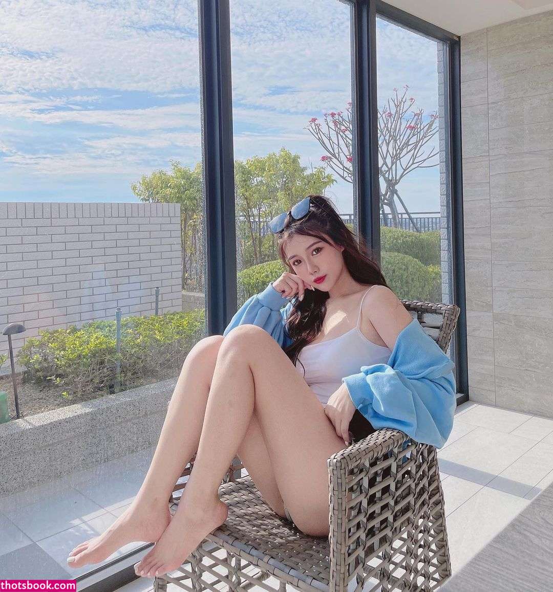 Chloe Lin Photo #32