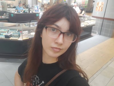 Julia Erdos Photo #3