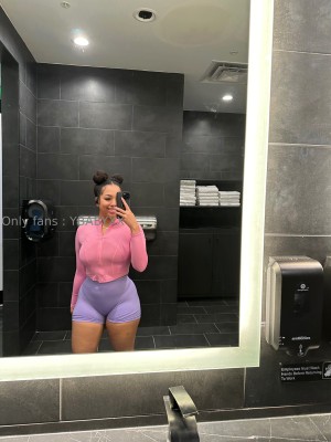 Yessyani yanixblessed Nude Leaks OnlyFans Photos #1