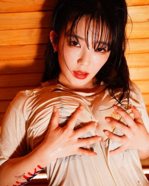Jun Amaki Nude Photos #6