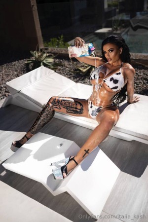 Toochi Kash Italia Kash Nude Leaks OnlyFans Photos #17